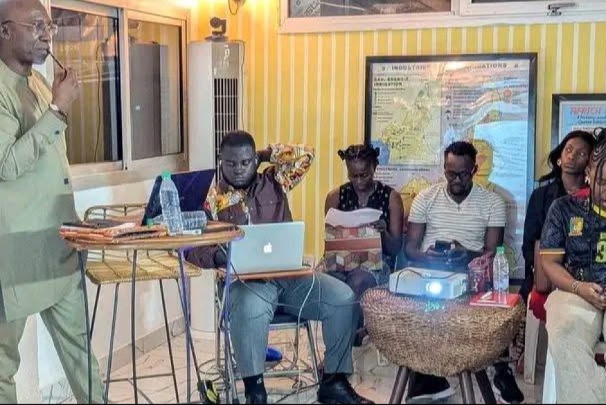 The Okwelians : des acteurs culturels formés à la recherche de financements